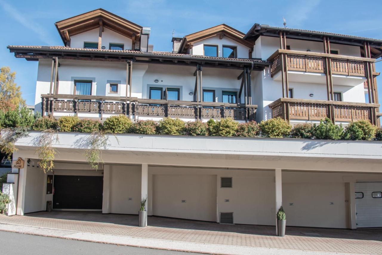 Apparthotel Feldhof - Living And Bistro Nova Ponente Eksteriør bilde